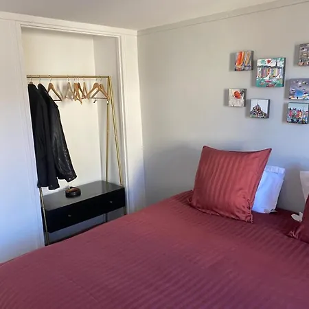 D'hotes Du Carre Des Arts Homestay