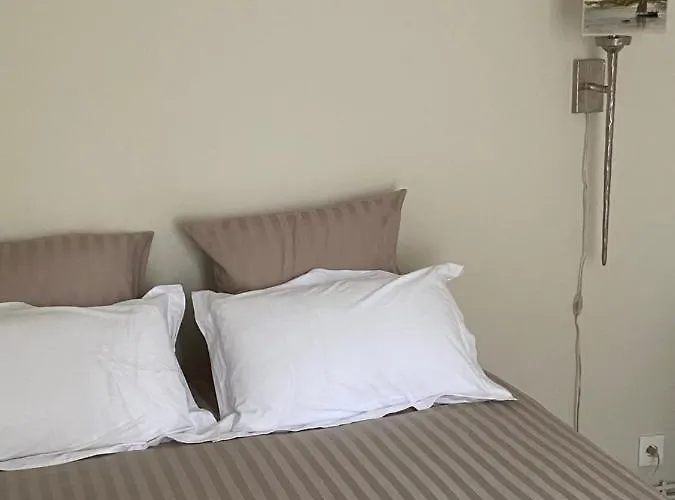 D'hotes Du Carre Des Arts Homestay szállás *