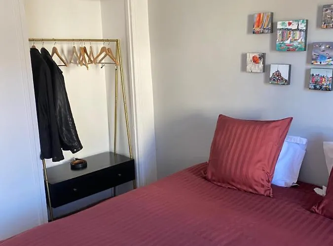 D'hotes Du Carre Des Arts Homestay szállás